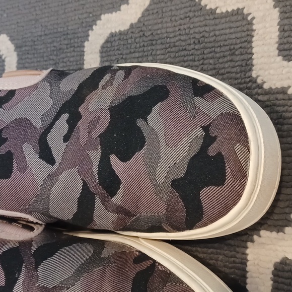 OLUKAI PEHUEA PA'I Camo Slip On Shoes Women's 10 - Picture 4 of 16